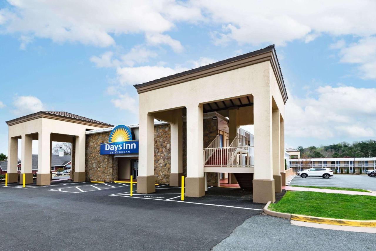 Days Inn By Wyndham Charlottesville/University Area Extérieur photo