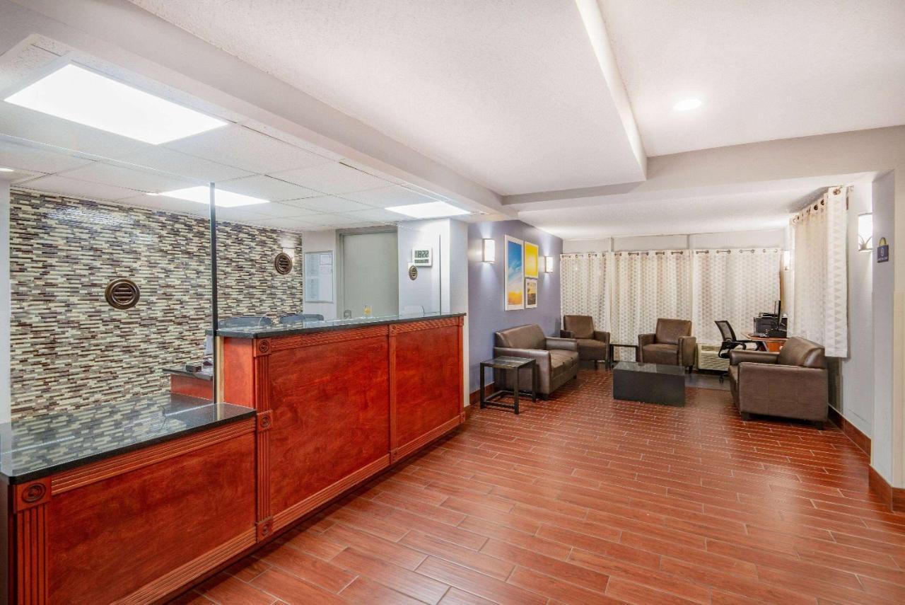 Days Inn By Wyndham Charlottesville/University Area Extérieur photo