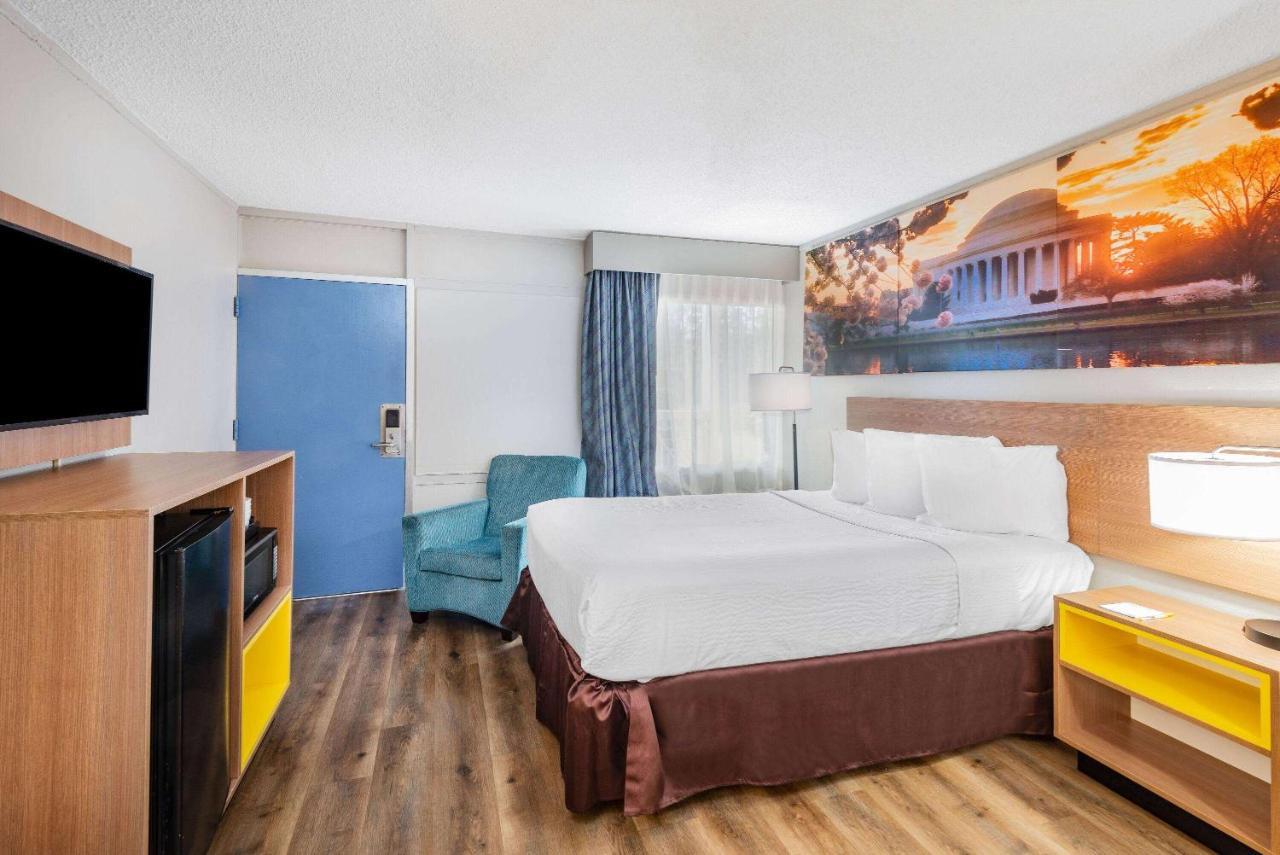 Days Inn By Wyndham Charlottesville/University Area Extérieur photo