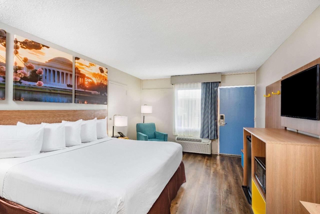Days Inn By Wyndham Charlottesville/University Area Extérieur photo