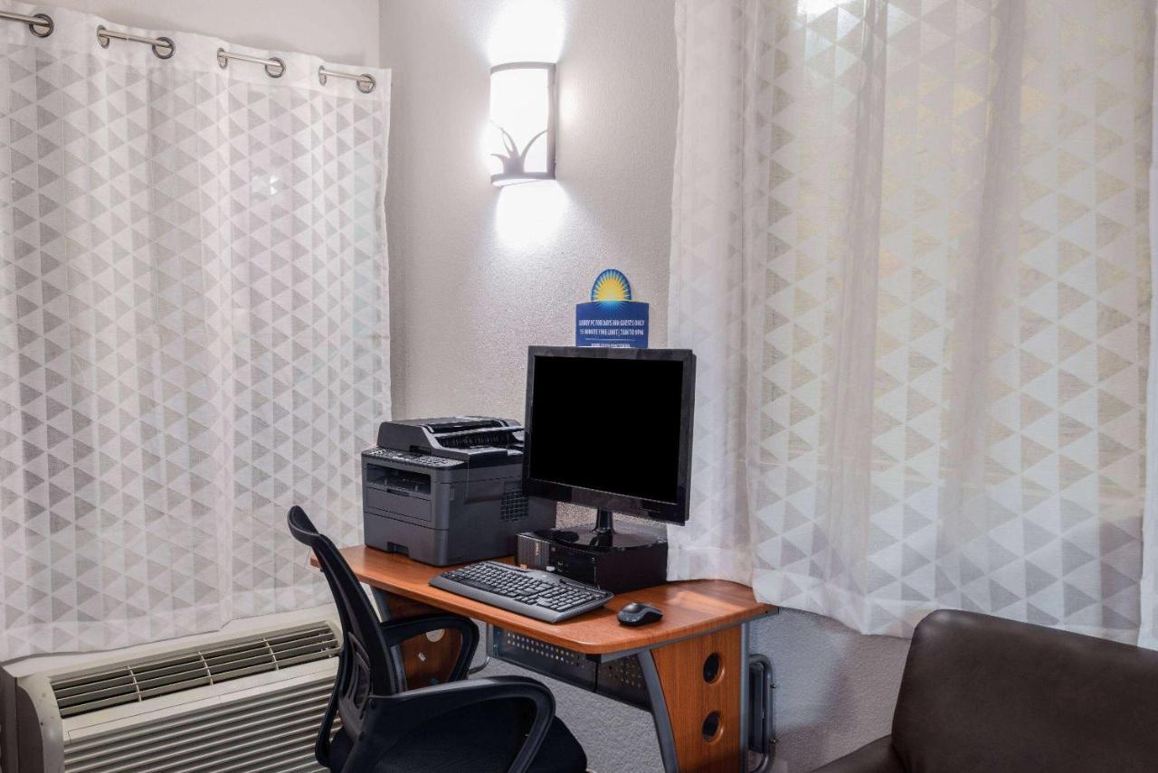 Days Inn By Wyndham Charlottesville/University Area Extérieur photo