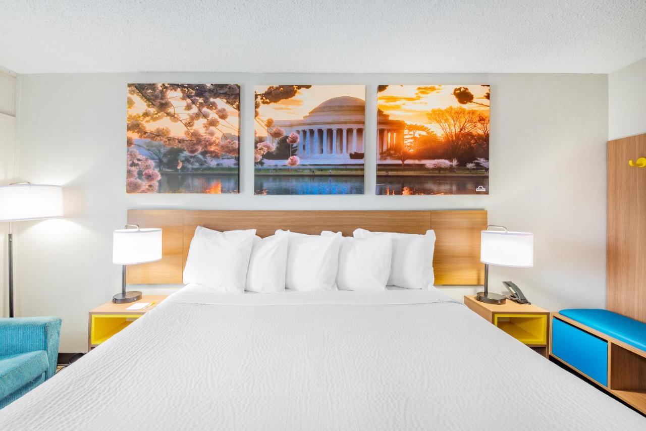 Days Inn By Wyndham Charlottesville/University Area Extérieur photo